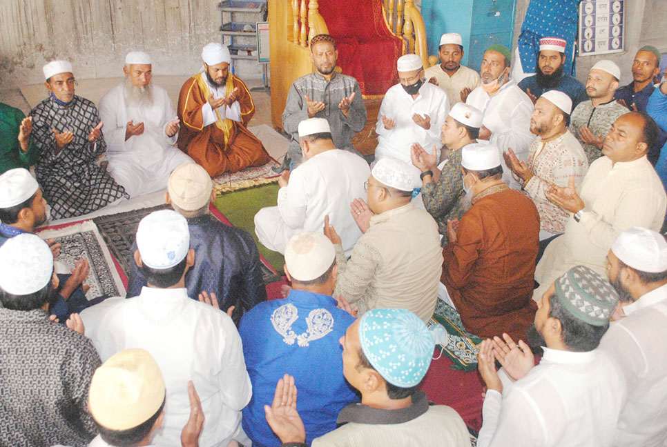 খালেদা জিয়ার রোগ মুক্তি কামনায় বরিশালে দোয়া