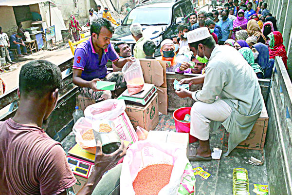 লাগামহীন বাজার