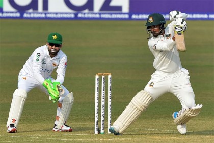 টেস্ট অভিষেকের ৬ বছর পর সেঞ্চুরি পেলেন লিটন