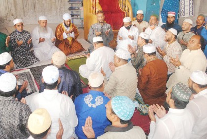 খালেদা জিয়ার রোগ মুক্তি কামনায় বরিশালে দোয়া