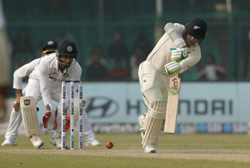 কানপুরে নিউজিল্যান্ড ওপেনারদের দৌরাত্ম্য 