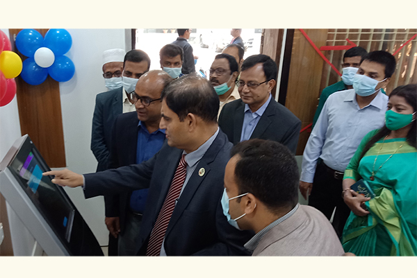মাগুরায় জেলা প্রশাসনের দ্রুত সেবা পেতে ডিজিটাল কিয়স্ক মেশিন স্থাপন