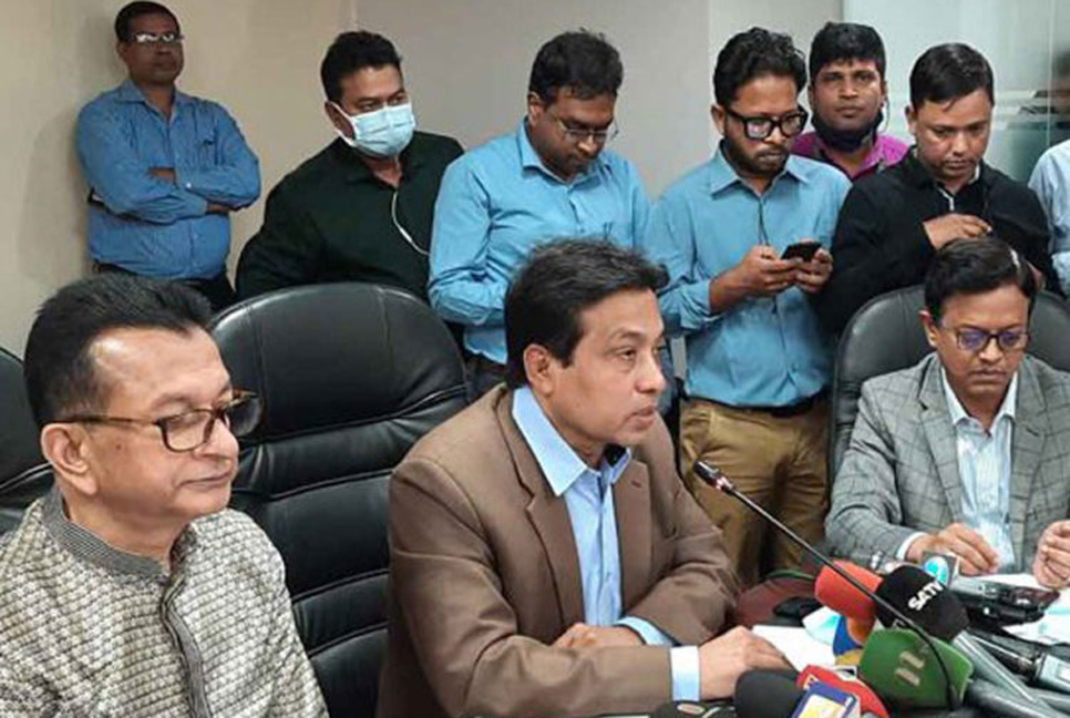 নিজেদের ‘৮০ ভাগই গরিব’ দাবি করে হাফ ভাড়ায় ভর্তুকি চাইলেন বাস মালিকরা

