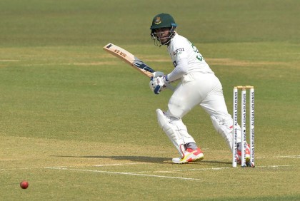 ৩৩০ রানে শেষ টাইগারদের ইনিংস