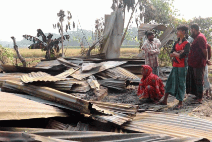 জামাইয়ের ঘরে আগুন দিল শ্বশুর