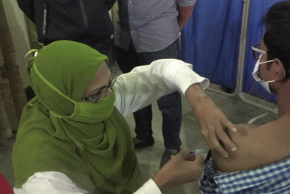 নাটোরে এইচএসসি পরীক্ষার্থীদের টিকাদান শুরু 