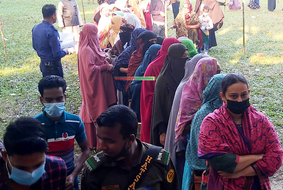 গাজীপুরে উৎসবমুখর ভোট