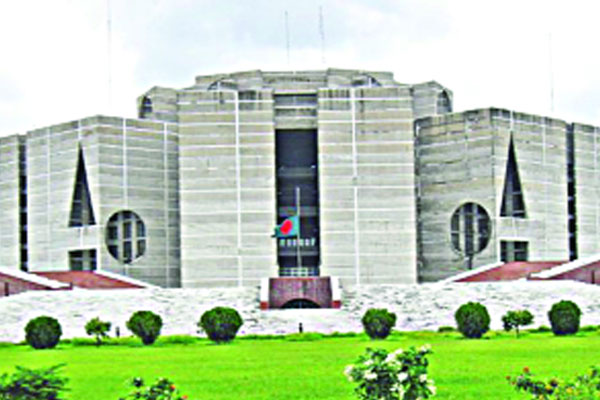 নানা আলোচনায় উত্তাপ সংসদে