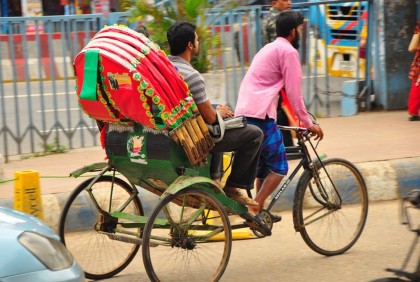 কবে, কোথা থেকে, কার মাধ্যমে রিকশা এসেছিল বাংলাদেশে?  

