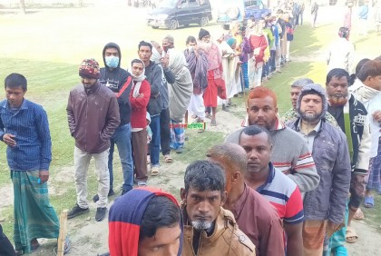 তৃতীয় ধাপে ইউপি নির্বাচনে ভোটগ্রহণ চলছে


