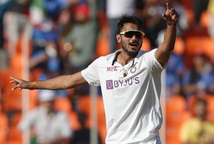 ক্রিকেট ইতিহাসে বিরল কৃতিত্ব ভারতীয় স্পিনারের
