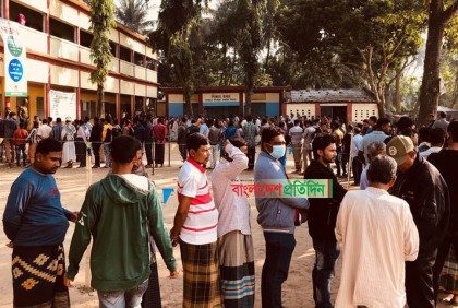 যশোরের তিন উপজেলায় ভোটগ্রহণ চলছে