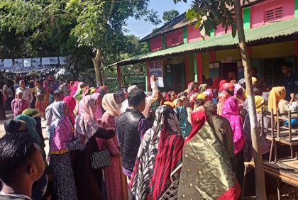 ইভিএম বিড়ম্বনা: সাড়ে চার ঘণ্টায় পড়লো মাত্র ১০৯ ভোট 