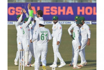 ১৫ রানেই ৩ উইকেট নেই বাংলাদেশের

