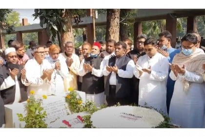 মৃত্যুবার্ষিকীতে মেয়র হানিফের কবরে সর্বস্তরের মানুষের শ্রদ্ধা

