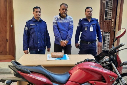 বাগেরহাটে গাঁজাসহ মাদক ব্যবসায়ী আটক