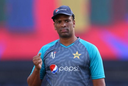 দেশে ফিরে যাচ্ছেন ফিলান্ডার
