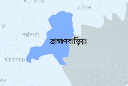 তিতাস নদীতে স্পিডবোট ও ইঞ্জিনচালিত নৌকার মুখোমুখি সংঘর্ষ