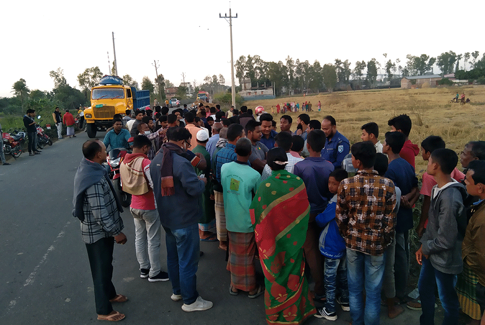 দিনাজপুরে সড়ক দুর্ঘটনায় স্কুলছাত্রের মৃত্যু 