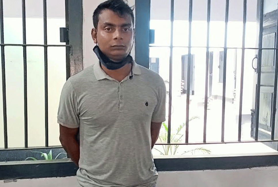 টাকা আদায়ের সময় ভুয়া সিআইডি কর্মকর্তা আটক