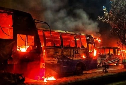 রামপুরায় বাসে আগুনের ঘটনায় ২ মামলা, আসামি ৮০০