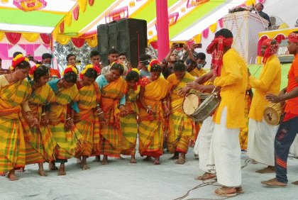 মহাদেবপুরে আদিবাসী সমাবেশ ও সংস্কৃতি মেলা 