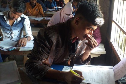 বাবার লাশ রেখে 
এইচএসসি পরীক্ষায় 