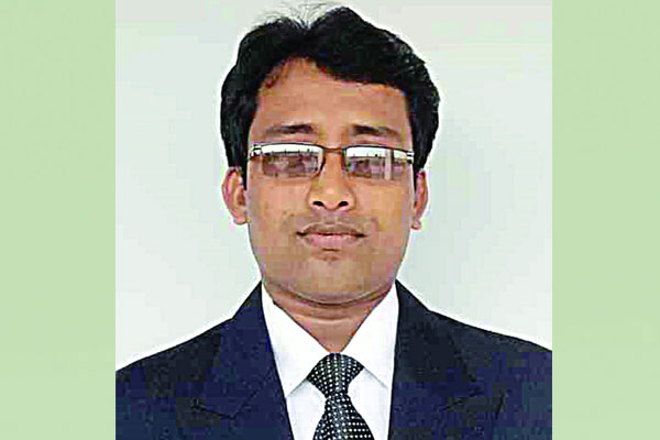 সেই শিক্ষকের মৃত্যু নিয়ে তোলপাড়