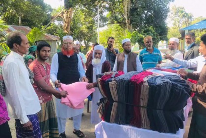 মানিকছড়িতে শীতার্ত মানুষের মাঝে শীতবস্ত্র বিতরণ