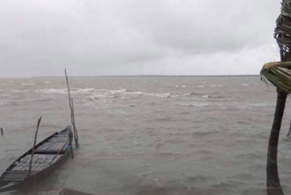 ঘূর্ণিঝড় জাওয়াদে বরিশালসহ উপকূলে গুঁড়ি গুঁড়ি বৃষ্টি