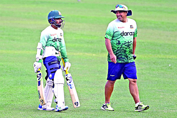 ‘পেশাদারদের ধানখেতেও ভালো করতে হবে’