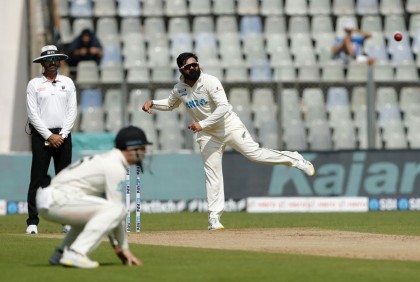 ইতিহাসের পাতায় এজাজ, তৃতীয় বোলার হিসেবে নিলেন ১০ উইকেট