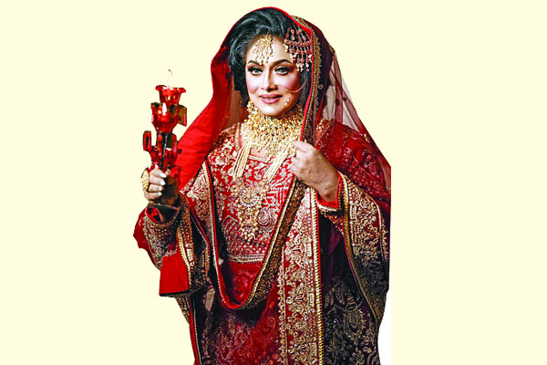 বধূবেশে নজর কাড়লেন রোজিনা