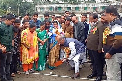কলাপাড়ায় ক্রিকেট টুর্নামেন্টের উদ্বোধন
