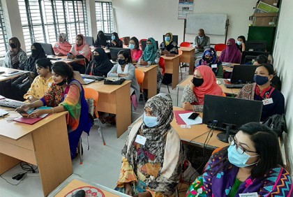 বাগেরহাটের ২৫ জন নারী উদ্যোক্তাকে অনলাইন প্লাটফর্মে ব্যবসা পরিচালনায় দিনব্যাপী প্রশিক্ষণ 