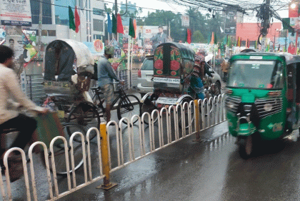 ঘূর্ণিঝড় জাওয়াদের প্রভাবে বরিশালে গুঁড়ি গুঁড়ি বৃষ্টি