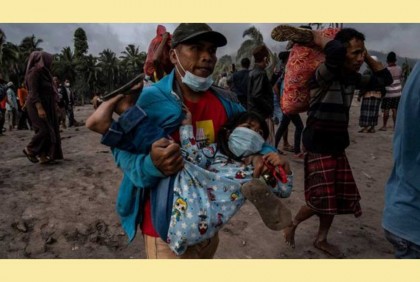 ইন্দোনেশিয়ার অগ্ন্যুৎপাতে ছাইয়ের নিচে তলিয়ে গেছে অন্তত ১১টি গ্রাম

