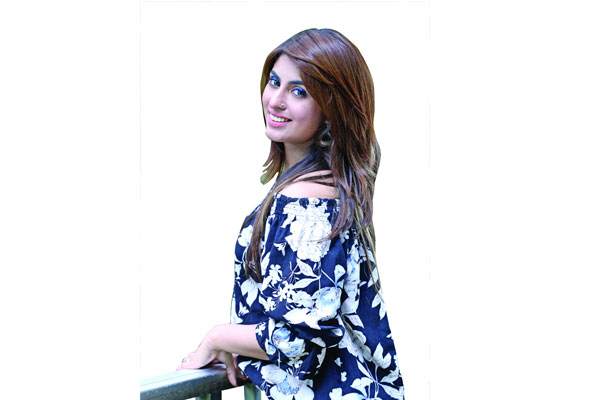 বিচারকের আসনে শখ