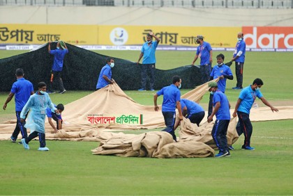 তৃতীয় দিনেও বৃষ্টি; দুই দলকে হোটেলে থাকার পরামর্শ