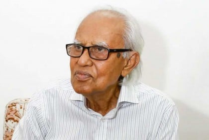 ভাষাসংগ্রামী আহমদ রফিক বুকে ব্যথা নিয়ে হাসপাতালে ভর্তি 


