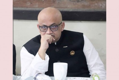 মুরাদের পদত্যাগপত্র গ্রহণ করে প্রজ্ঞাপন জারি