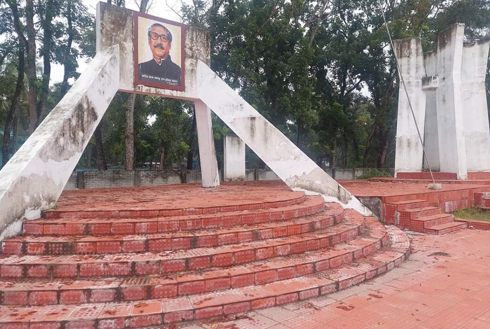 কালকিনি হানাদার মুক্ত দিবস আজ