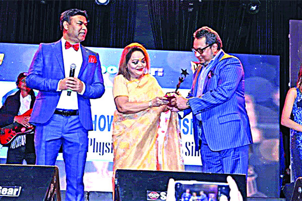 আজীবন সম্মাননায় সাবিনা ইয়াসমিন