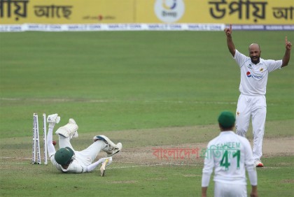 বৃষ্টি বিঘ্নিত টেস্টে টাইগারদের হারের শঙ্কা