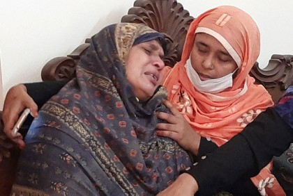 বাকি পাঁচ আসামিরও ফাঁসি চান আবরারের মা 