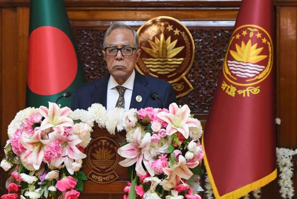 দুদককে আগে 'নিজের ঘরে' অভিযান চালাতে বললেন রাষ্ট্রপতি

