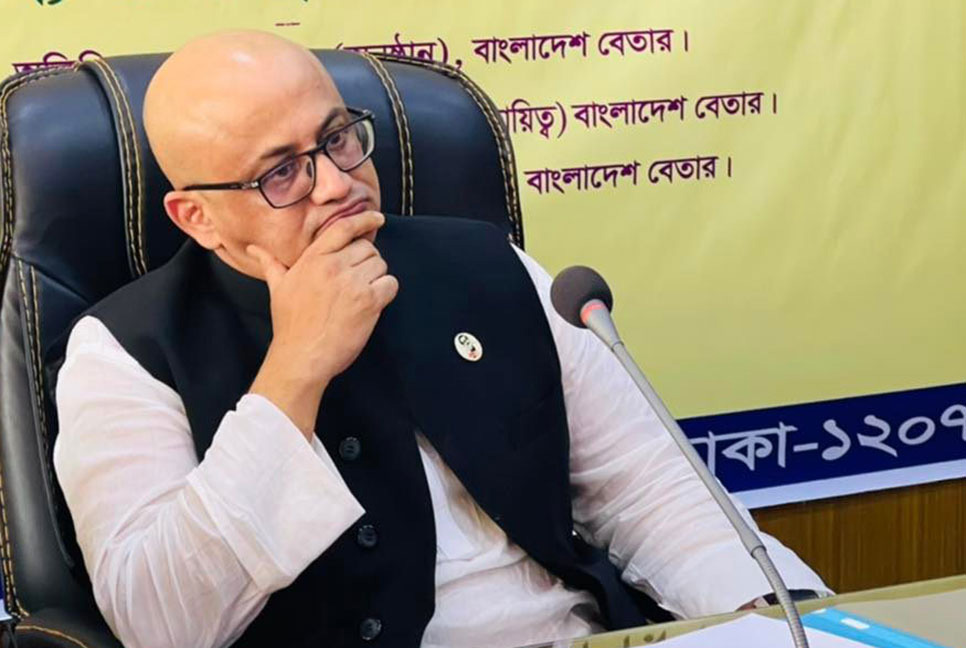 বিমানবন্দরে ডা. মুরাদ, আজ রাতেই দেশ ছাড়ছেন



