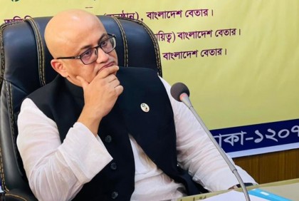 বিমানবন্দরে ডা. মুরাদ, আজ রাতেই দেশ ছাড়ছেন


