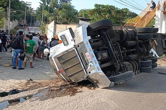 মেক্সিকোতে সড়ক দুর্ঘটনায় নিহত ৫৩