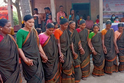 নেচে গেয়ে ঘরে উঠলেন ক্ষুদ্র নৃ-গোষ্ঠীর ২০ পরিবার